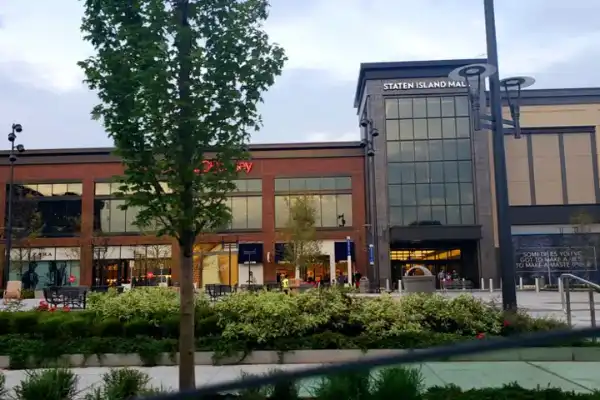 Barnes & Noble Staten Island Mall, New Springville