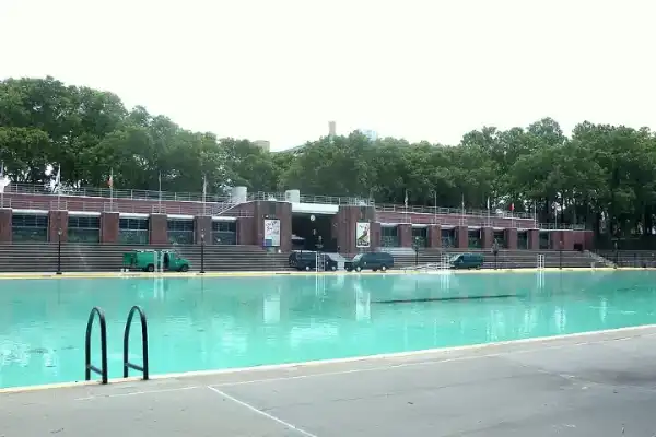 Astoria Pool, Astoria