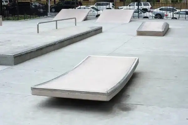 Playground 52, Longwood